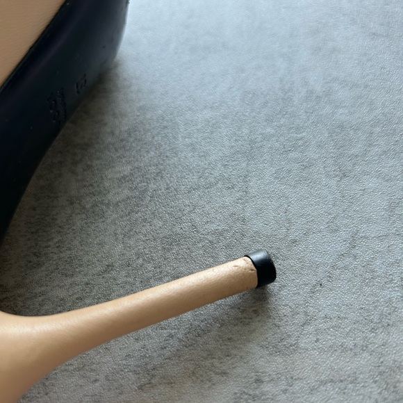 119. Nude Gucci Heels - Picture 12 of 12